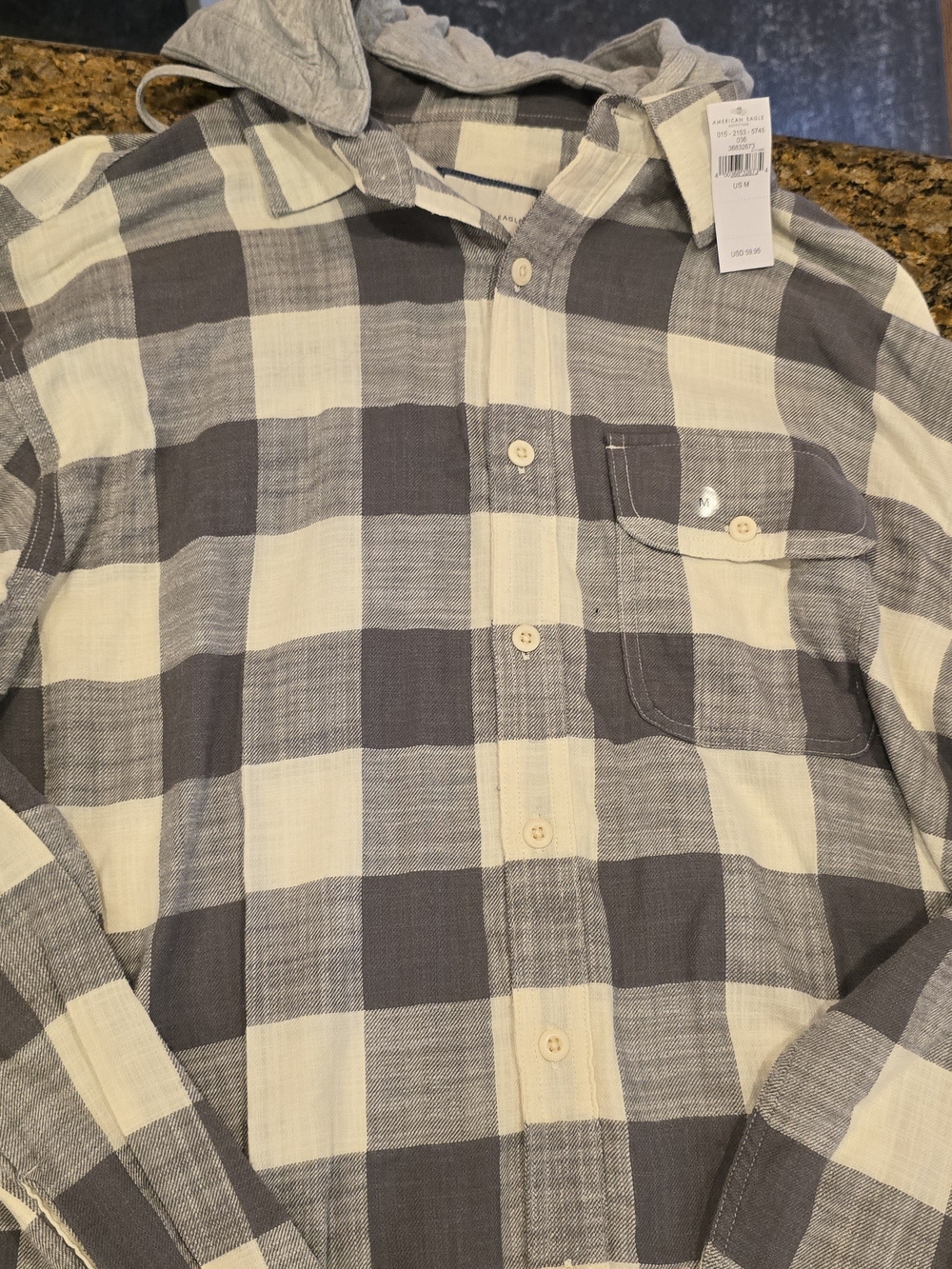 American Eagle Men's Casual Button-Down Plaid Shirt in Cream and Gray